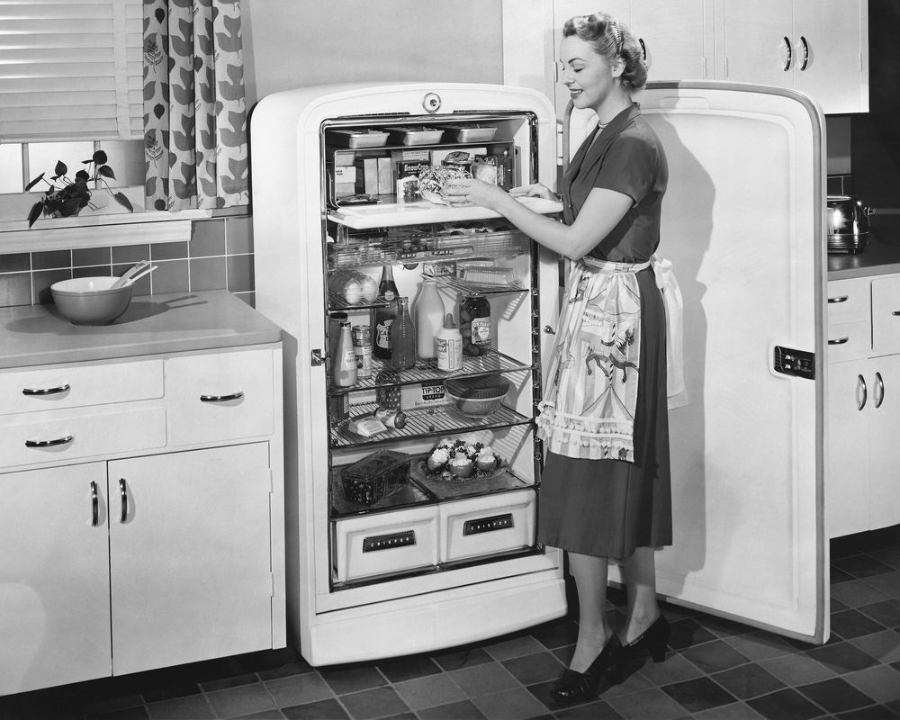 Chiếc tủ lạnh đầu tiên được tạo ra như thế nào?
