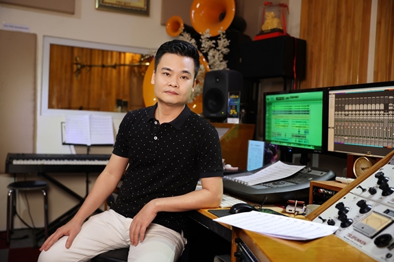 Nhạc sĩ Kiên Ninh viết ca khúc cổ vũ chiến sỹ áo trắng